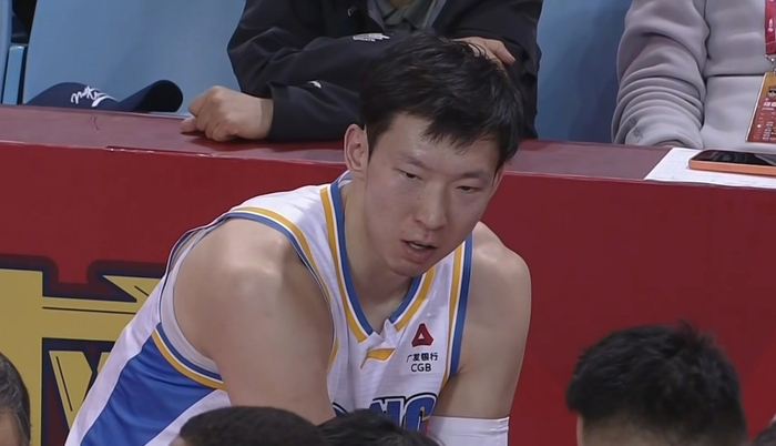 吉林男篮7人轮换绝地反击 专克北京男篮