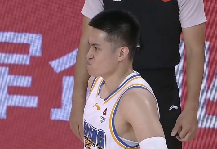 吉林男篮7人轮换绝地反击 专克北京男篮