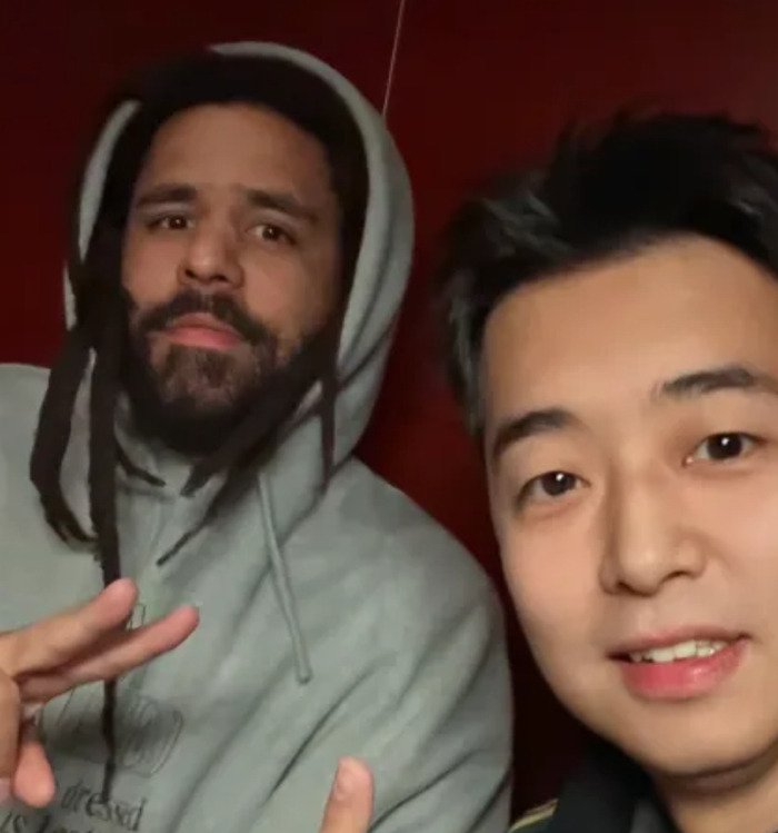 同曦签约音乐人J Cole 人气爆棚引球迷热议