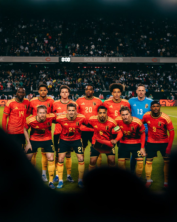 比利时墨西哥友谊赛11握手言和，德温特首发出场