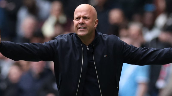 利物浦惨败曼城遭球迷怒斥科纳特成后防短板