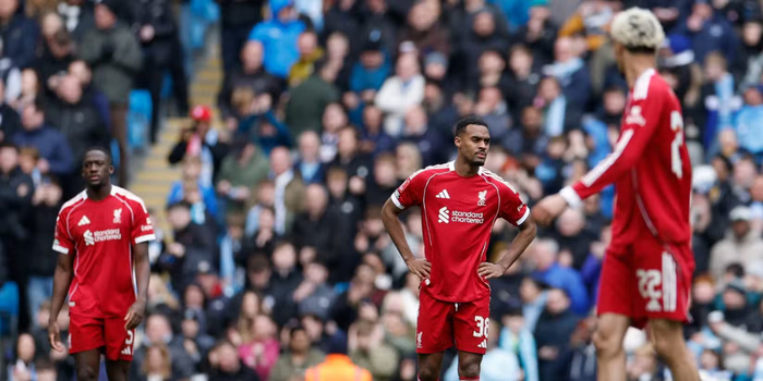 利物浦惨败曼城遭球迷怒斥科纳特成后防短板