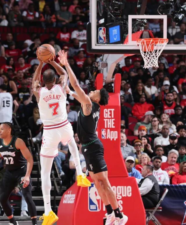 湖人季后赛对阵火箭前景分析：詹姆斯状态爆发