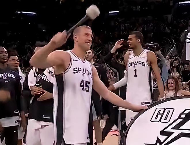 马刺力克凯尔特人锁定西部前四 火箭太阳双连胜